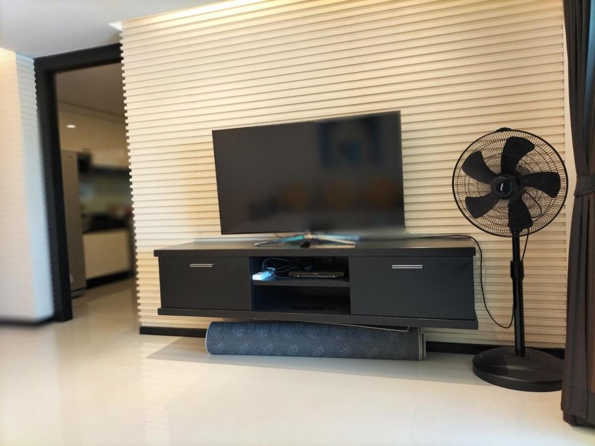 Modern 2-Bedroom Condo In Kamala Near The Beach ภายนอก รูปภาพ