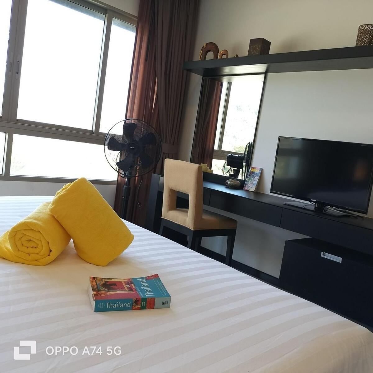 Modern 2-Bedroom Condo In Kamala Near The Beach ภายนอก รูปภาพ