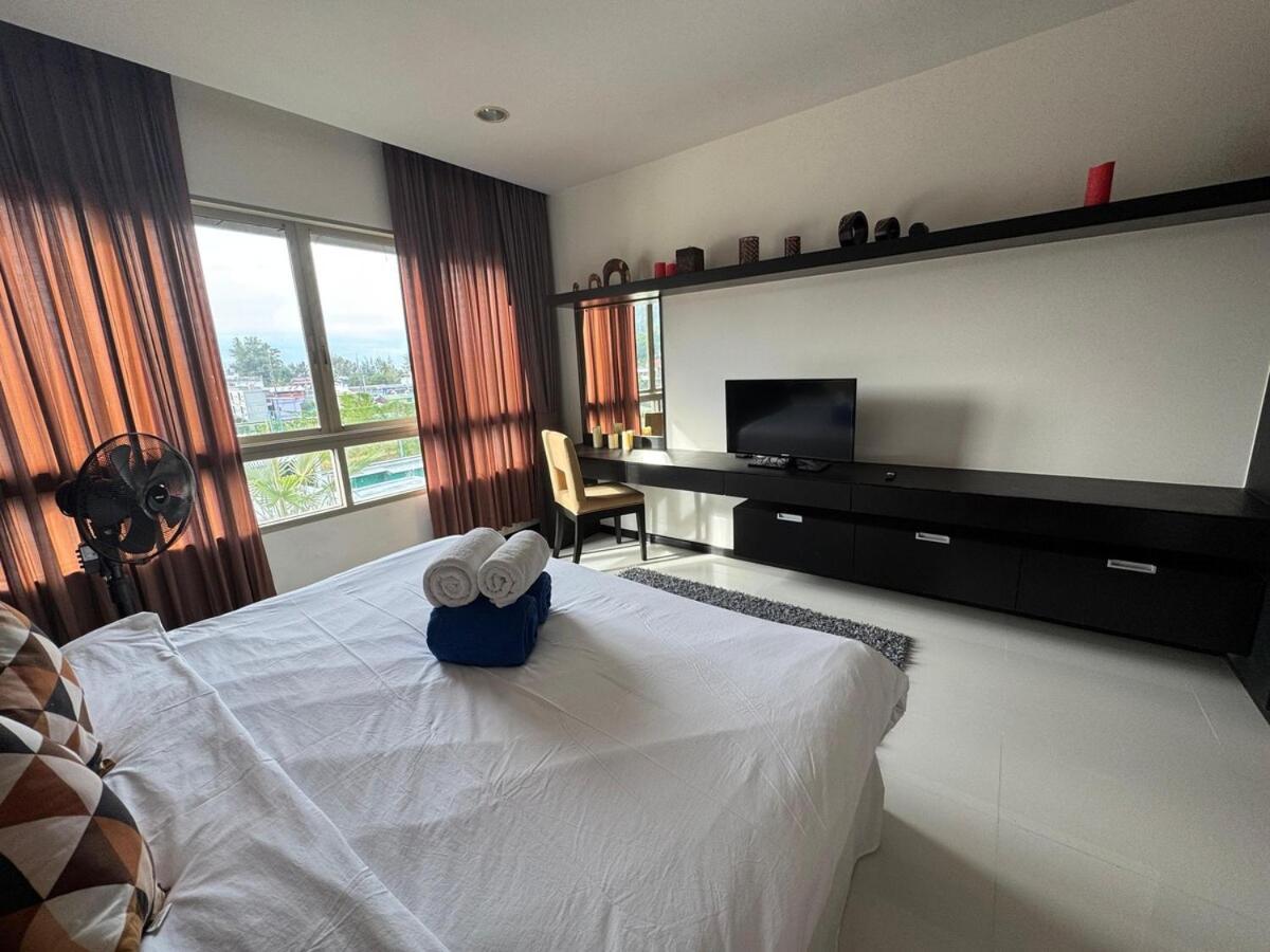 Modern 2-Bedroom Condo In Kamala Near The Beach ภายนอก รูปภาพ